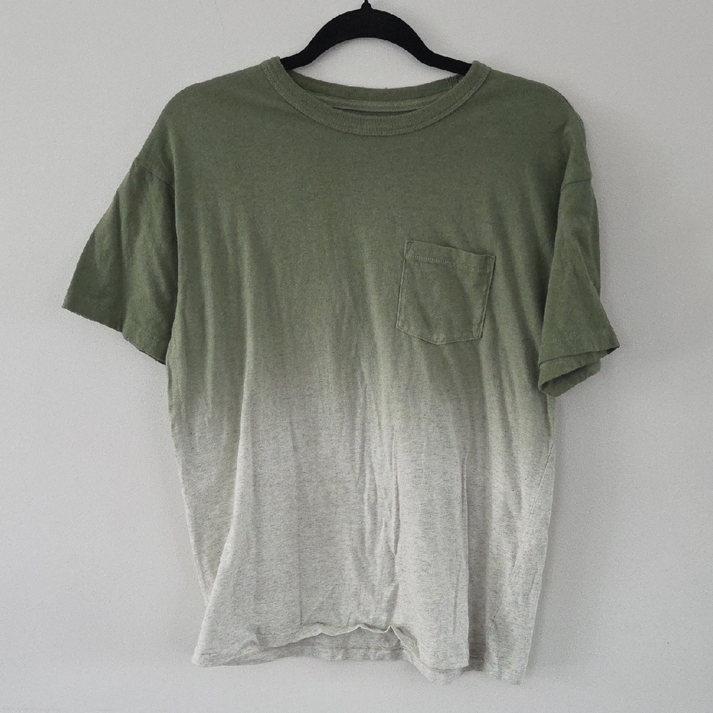 Old Navy Men's Olive and Light Gray Gradient Tee